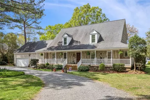 1882 Katie Ln, Hayes, VA 23072