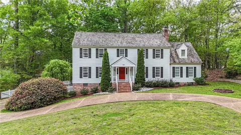 100 Woodmere Dr, Williamsburg, VA 23185 photo 2