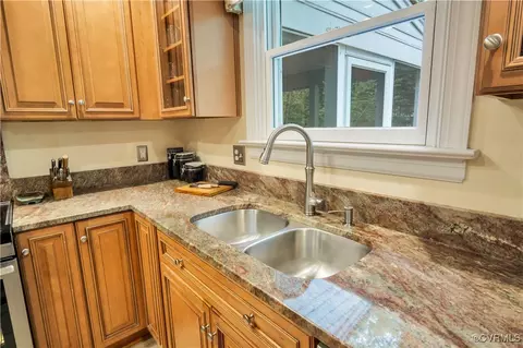100 Woodmere Dr, Williamsburg, VA 23185 photo 9