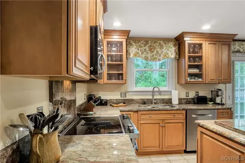 100 Woodmere Dr, Williamsburg, VA 23185 photo 8