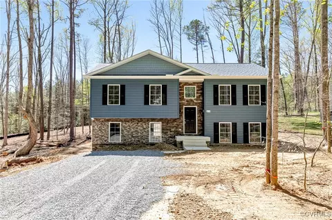 613 Clover Hill Dr, Ruther Glen, VA 22546