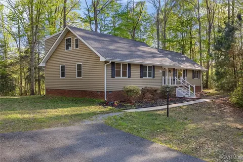4001 Rochambeau Dr, Williamsburg, VA 23188