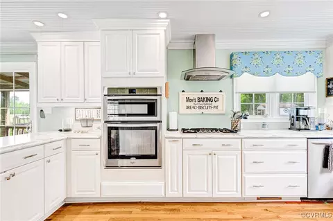 Kitchen - 14510 Lew Jones Rd, Dewitt, VA 23840 photo 2 of 5