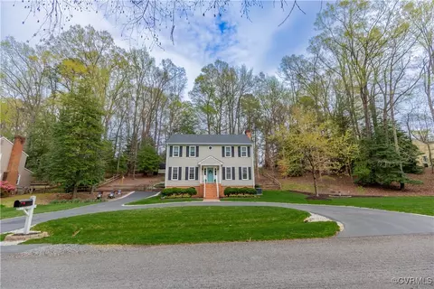 7324 Hill View Dr, Mechanicsville, VA 23111