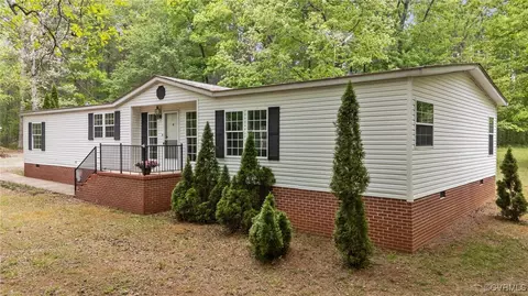 55 Redd Shop Rd, Farmville, VA 23901