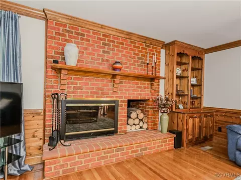Living - 19550 Templeton Rd, Carson, VA 23830 photo 2 of 2