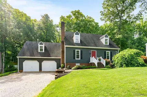 2524 Mistwood Forest Dr, Chester, VA 23831