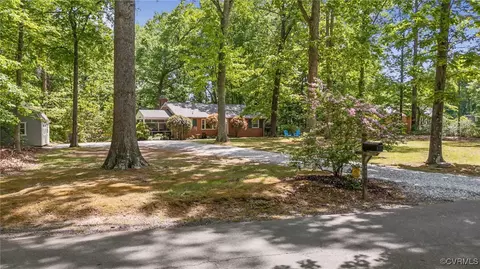 8641 Mccaw Dr, North Chesterfield, VA 23235