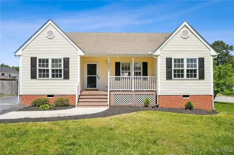 5902 Ferintosh Pl, Petersburg, VA 23803
