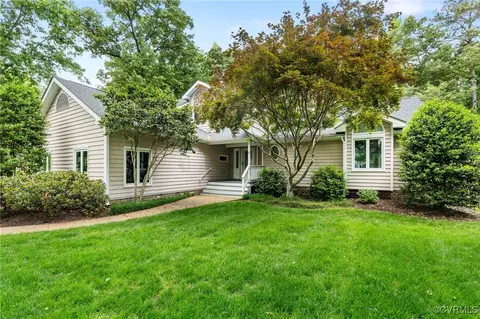 600 Wellshire Pl, Chester, VA 23836