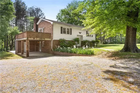 124 Mansion Dr, Clarksville, VA 23927