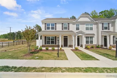 8302 Scott Commons Dr, Richmond, VA 23227