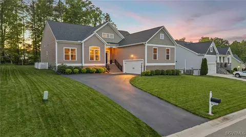 8949 Lavenham Loop, Midlothian, VA 23112 photo 3