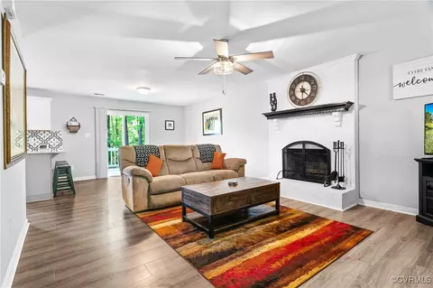 7018 Pointer Ridge Rd, Midlothian, VA 23112 photo 5