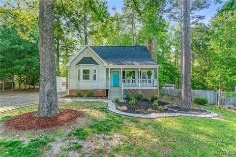 7018 Pointer Ridge Rd, Midlothian, VA 23112 photo 2