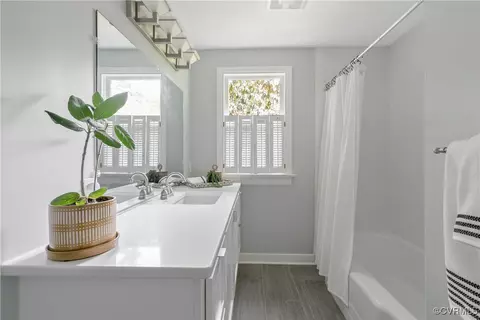 Bath - 3454 Warner Rd, Richmond, VA 23225 photo 4 of 5