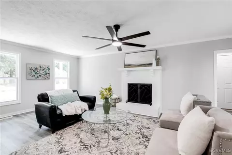 7713 Flag Tail Dr, Midlothian, VA 23112 photo 3