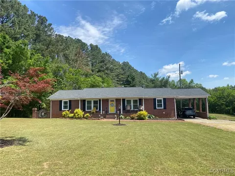 1195 Stingy Lane Rd, Blackstone, VA 23824