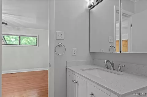 Bath - 11905 W Briar Patch Dr, Midlothian, VA 23113 photo 2 of 3