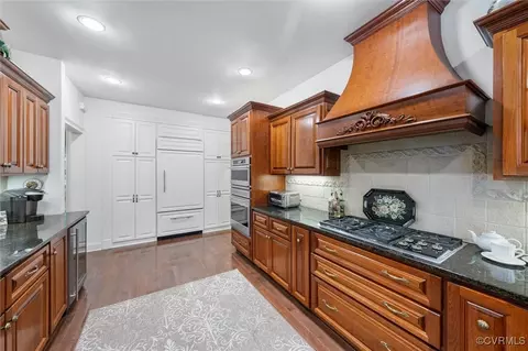 Kitchen - 17 E Square Ln, Richmond, VA 23238 photo 2 of 5