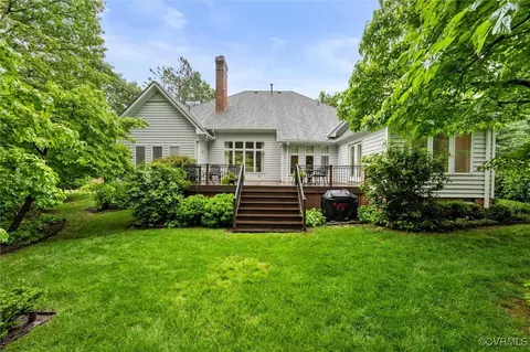 Exterior - 17 E Square Ln, Richmond, VA 23238 photo 5 of 9