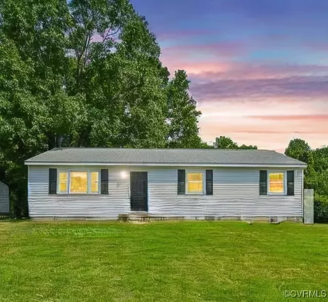 3700 Ivystone Ct, Hopewell, VA 23860
