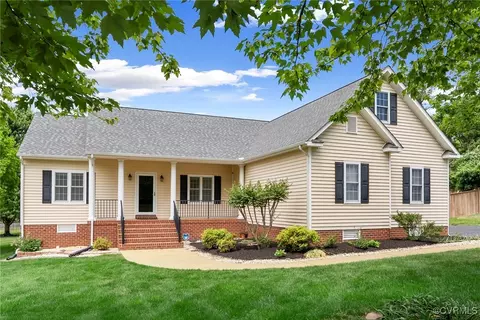 8374 Timberlake Green Dr, Mechanicsville, VA 23111