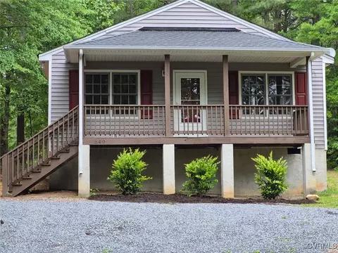 349 Whispering Pine Ln, Bumpass, VA 23024