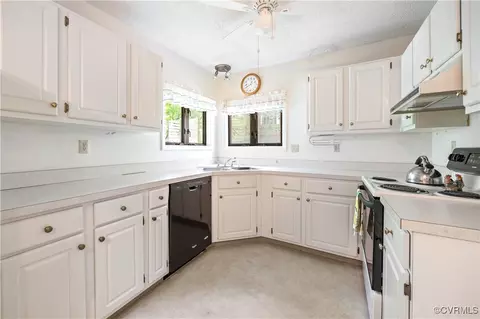 3207 Shadow Oaks Rd, Midlothian, VA 23112 photo 8