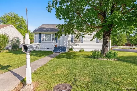 2406 Bluefield St, Hopewell, VA 23860