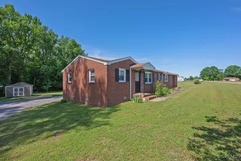 27501 Reams Dr, North Dinwiddie, VA 23805