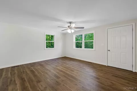 Living - 10614 White Oak Rd, Ford, VA 23850 photo 2 of 4
