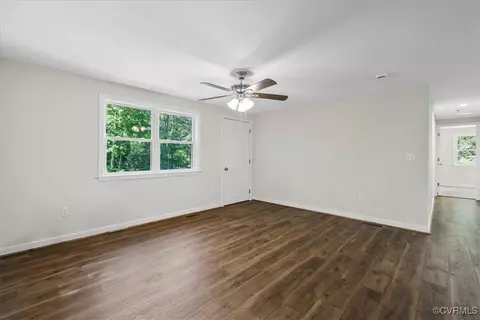 Living - 10614 White Oak Rd, Ford, VA 23850 photo 3 of 4