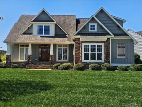 1631 N White Mountain Dr, Chester, VA 23836