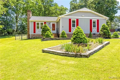 2803 Mimi Ave, Chester, VA 23831
