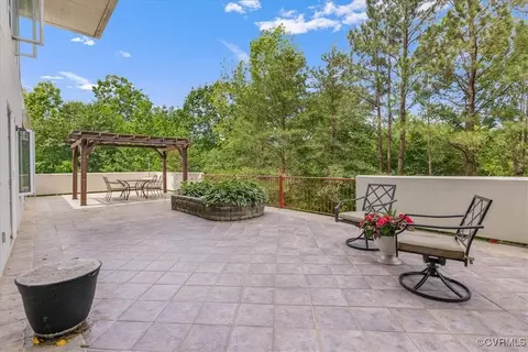 301 Beacon Ridge Dr #102, Hopewell, VA 23860