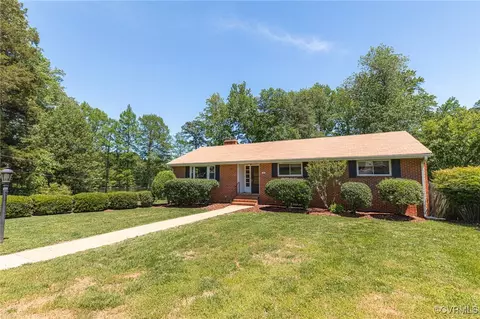 110 Lakeside Dr, Colonial Heights, VA 23834