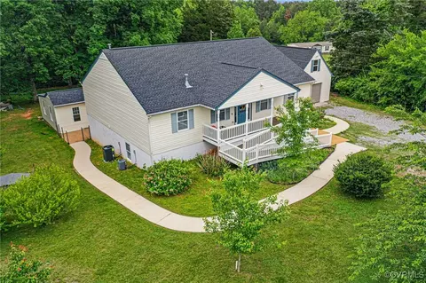 5541 Cedar Ln, Amelia Court House, VA 23002