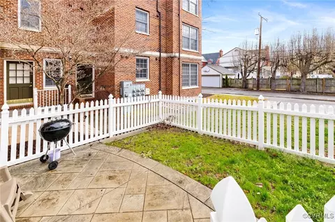 Exterior - 43 E Lock Ln, Richmond, VA 23226 photo 6 of 10