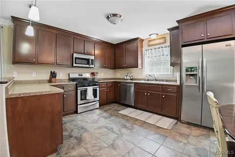Kitchen - 14609 Gatewood Rd, Dewitt, VA 23840 photo 1 of 2