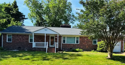 724 Milton Dr, Hampton, VA 23666 photo 1