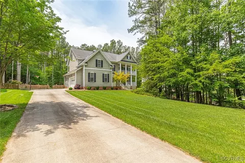 4928 Brandon Pines Dr, Providence Forge, VA 23140