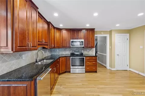 Kitchen - 13951 Whitechapel Rd, Midlothian, VA 23113 photo 2 of 4