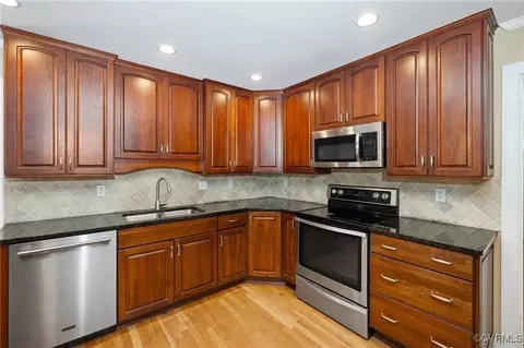Kitchen - 13951 Whitechapel Rd, Midlothian, VA 23113 photo 4 of 4