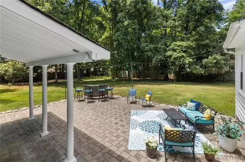 Exterior - 13951 Whitechapel Rd, Midlothian, VA 23113 photo 3 of 7