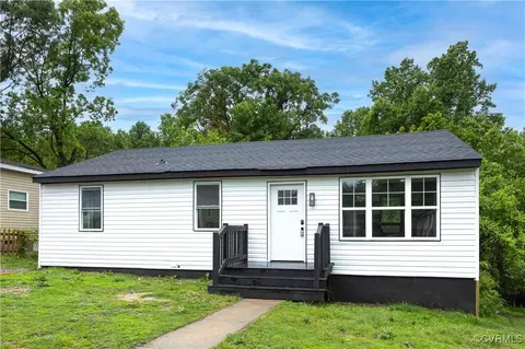 156 Seaboard St, Petersburg, VA 23803