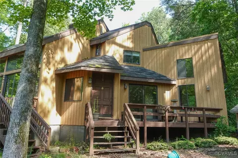 3740 Vantage Dr, Hopewell, VA 23860