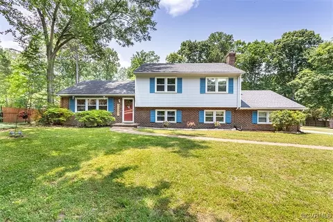 10820 Weybridge Rd, Chester, VA 23831