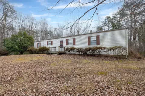 223 Rabbit Run Rd, Bumpass, VA 23024