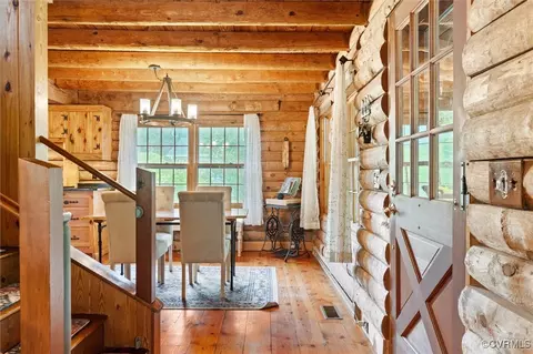 Dining - 13 Bunker Blvd, Palmyra, VA 22963 photo 1 of 3